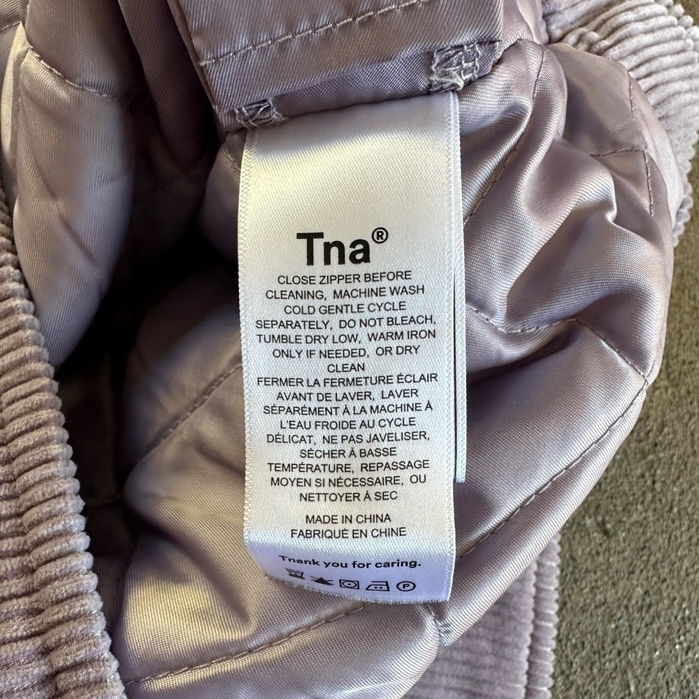 Aritzia TNA Carlaw Vest in Lavender Purple Size Medium Corduroy Ribbed Quilted - Picture 6 of 11